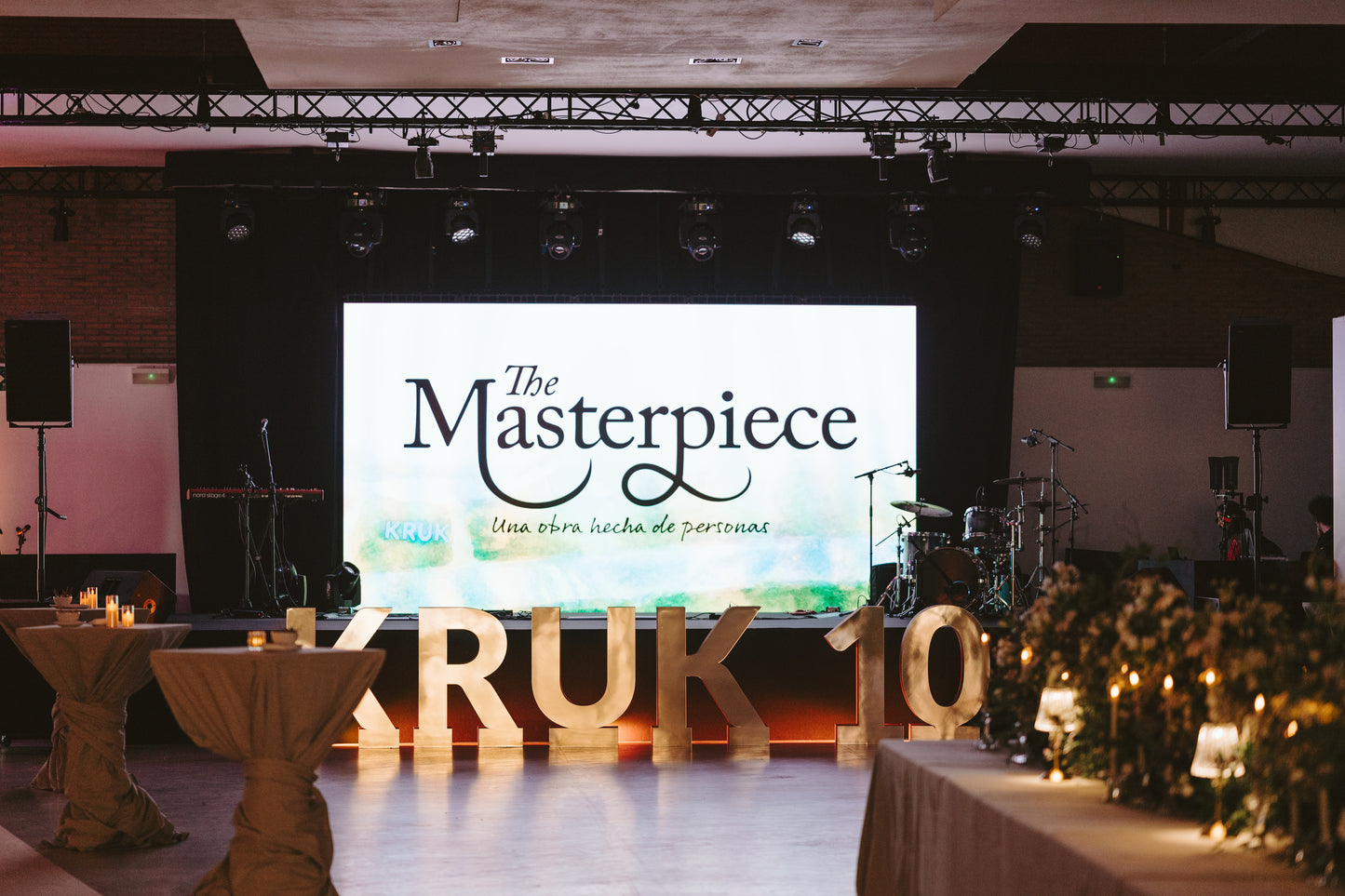 Corpóreos En Diferentes Materiales